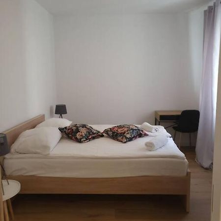 Duzy Apartament W Centrum - 3 Pokoje - Garaz Apartment Вроцлав Екстериор снимка