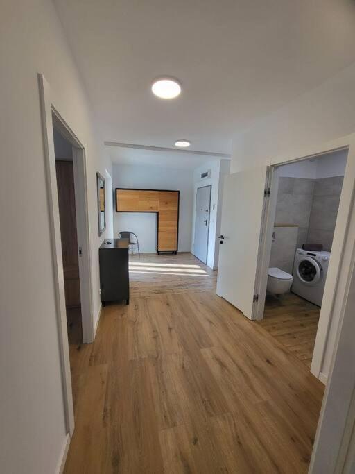 Duzy Apartament W Centrum - 3 Pokoje - Garaz Apartment Вроцлав Екстериор снимка